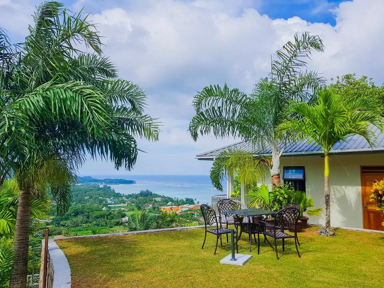 Villa East View Self Catering Au Cap 0*,  Seychellen